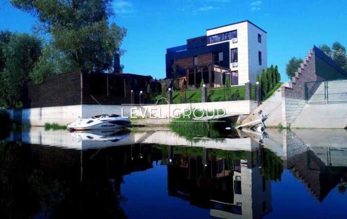 Сучасний будинок біля води в 15хв від Києва, власний пляж, лазня! - фото 1