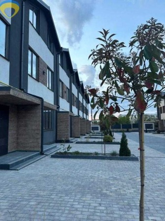 Продам трьохповерховий таунхаус в Авангарді , вул. Фруктова - фото 1