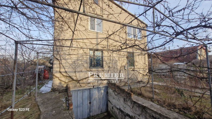 У продажу 2 поверх. будинок у передмісті Чорноморська - фото 1