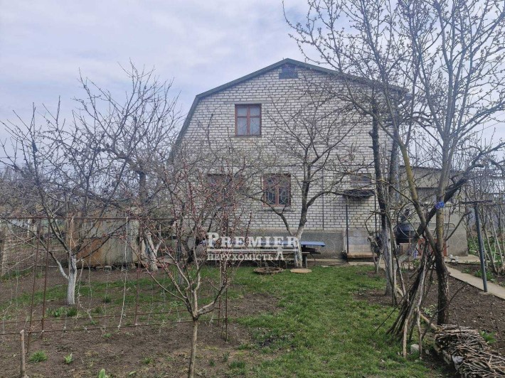 У продажу компактний будинок із силікатної цегли - фото 1