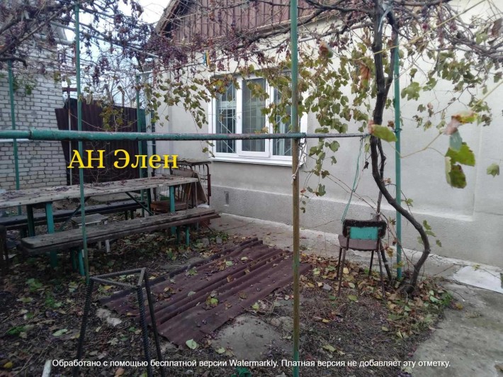 Светлое дачи зимний домик на фундаменте. Фасад на центральную улицу. - фото 1