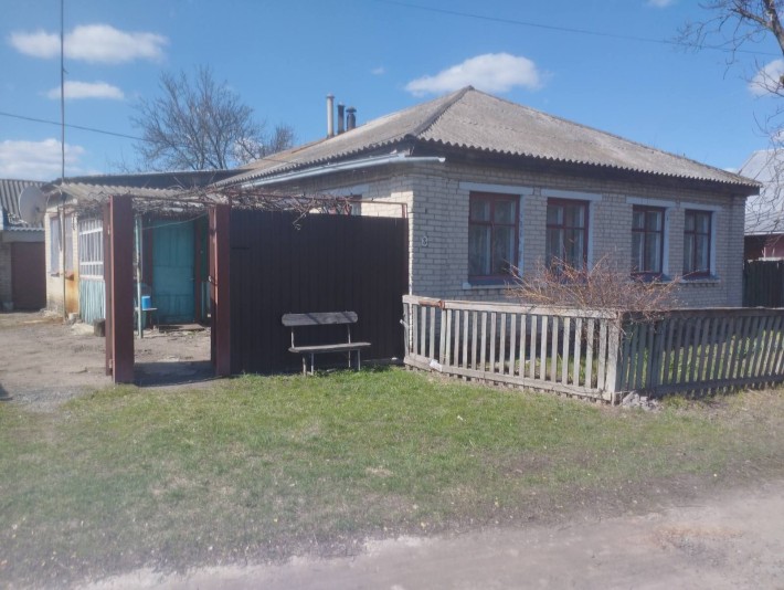 Продам дом на 2 участка. - фото 1