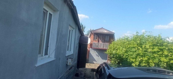 Будинок зі зручностями і земельною ділянкою - фото 1