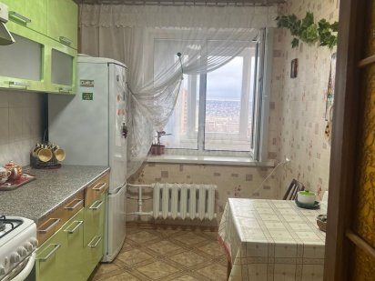 Продам 2к ул Зозулина на против Спара Луганск