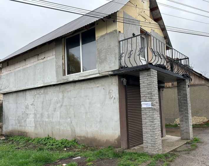 Продається будинок,1 поверх офіс, 2 зроблено під житловий будинок. - фото 1