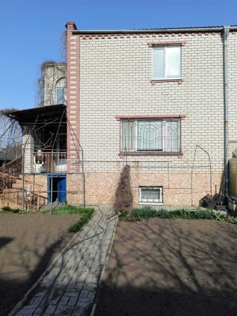 Продам дом на северном 200м.кв уч.4 сот. - фото 1
