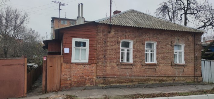 Продаж/Обмін Центр міста/Цегляний будинок, на дві адреси - фото 1