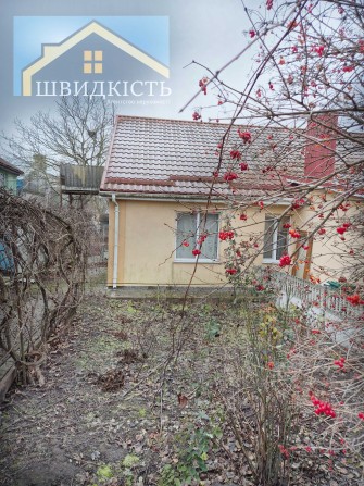 √ Частина будинку з виходом до озера Басівкут - фото 1