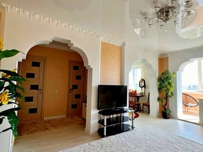 Сдам однокомнатную с авторским ремонтом,новой мебелью и техникой. Белая Церковь