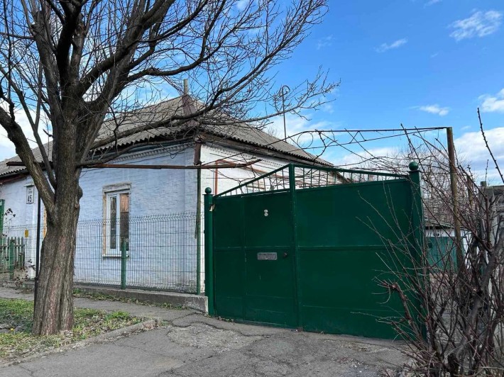 Продам 1/2 домовладения - ул. Станичная-р-н Гагарина, въезд и гараж! - фото 1