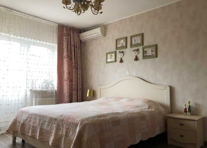 Будинок в місті, 7 сот. Виноградар, Вітряні Гори, площ. Шевченка - фото 1