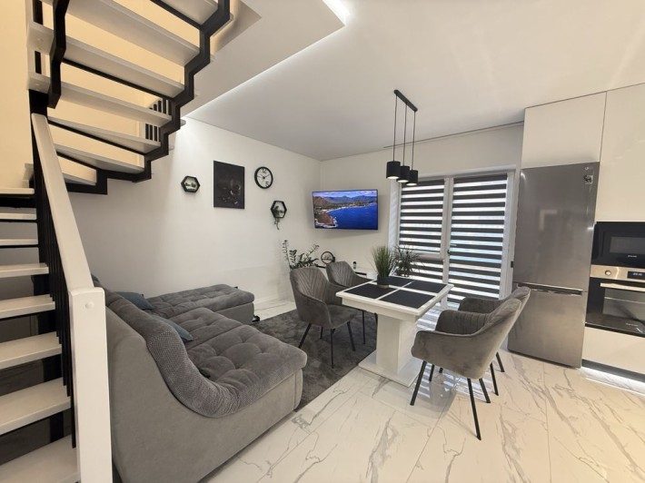 Продам Таунхаус з ремоном - фото 1