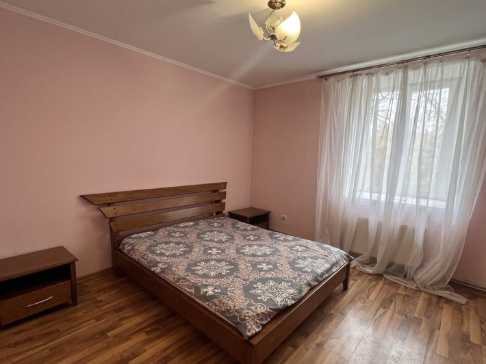 Здам 2-кімнатну квартиру в центрі на тривалий термін - фото 1