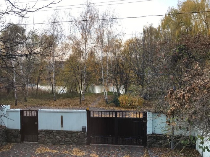 Эксклюзивное предложение !  Продам дом в городе  на берегу Озера ! Л-3 - фото 1