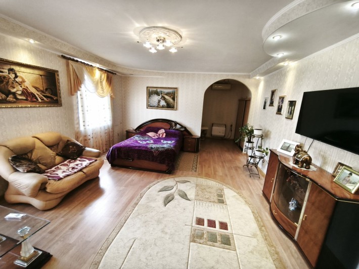 Продам 3 к. Будинок. Центр. - фото 1