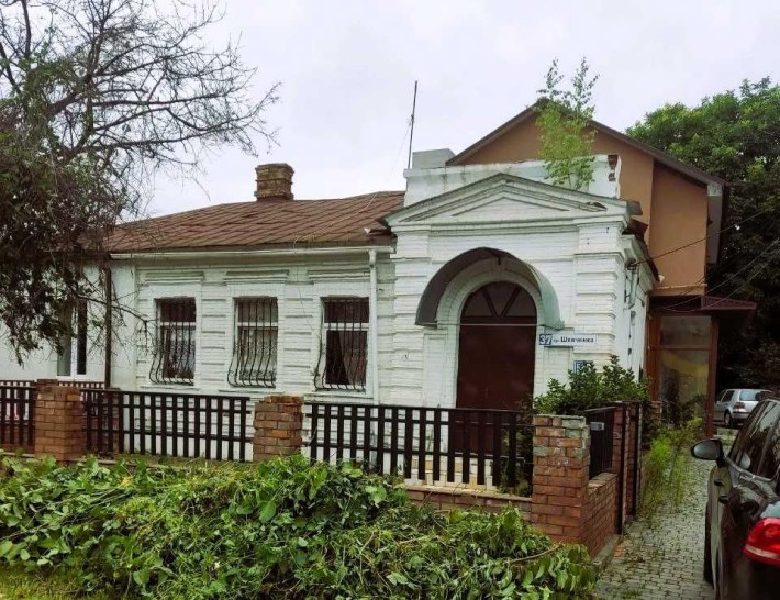 Оренда 2 кімнатного будинку в центрі, закрита парковка - фото 1