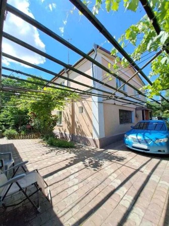 Продам готовий будинок з ремонтом в місті з ділянкою 10 соток. - фото 1