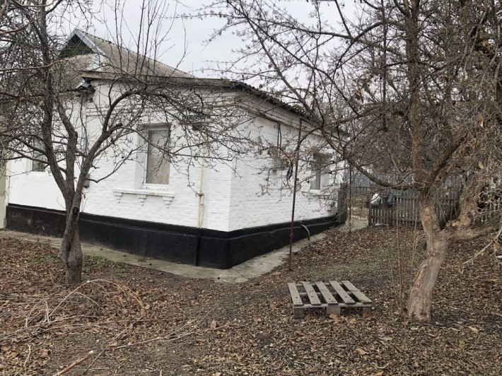 Продам частину будинку з окремим двором! - фото 1