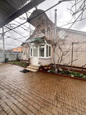Будинок з ремонтом, камін! Є гостьовий будинок, баня, гараж. - фото 1