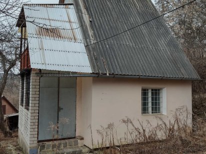 Дом с участком в Харькове под автономное проживание Харків