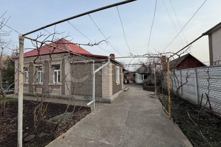 Продаж будинку, р-н "Ласточка" - фото 1