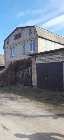 Продам двоповерховий житловий будинок - фото 1