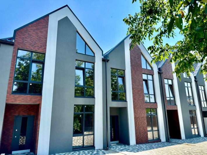 Готовий таунхаус міські комунікації, вивід під камін Буча - фото 1