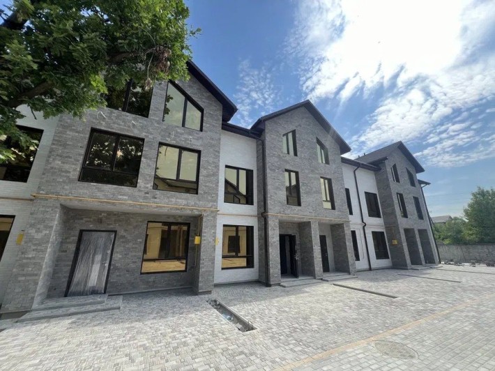 Таунхаус в топовій локації Без комісії - фото 1