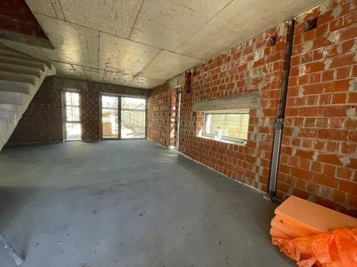 Будинок в Ірпені з центральними комунікаціями та газом — $120,000 - фото 1