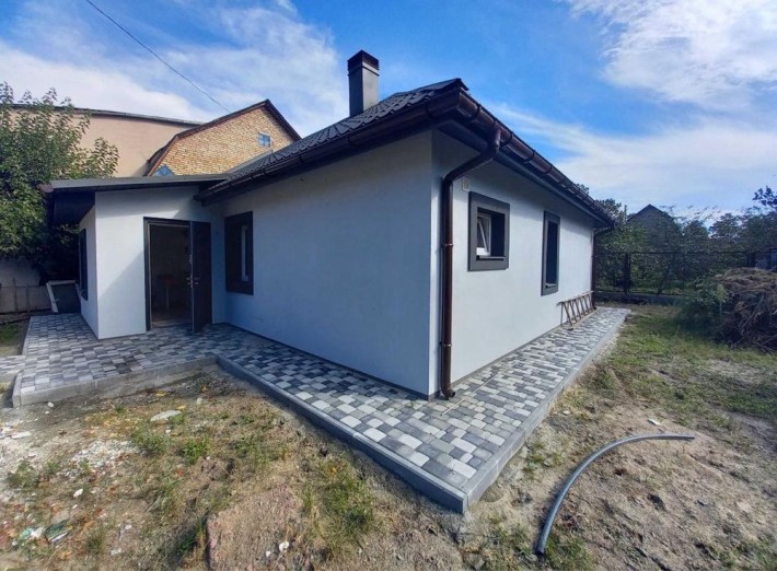 Продаж 1/2 будинку (дуплекс), топова локація Бучі, після реконструкції - фото 1