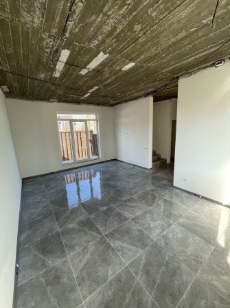 Таунхауз з частковим РЕМОНТОМ від ЗАБУДОВНИКА 900м від Києва - фото 1