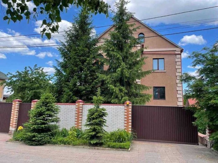 Продаж будинку в гарній локації, поруч з Кільцевою дорогою - фото 1