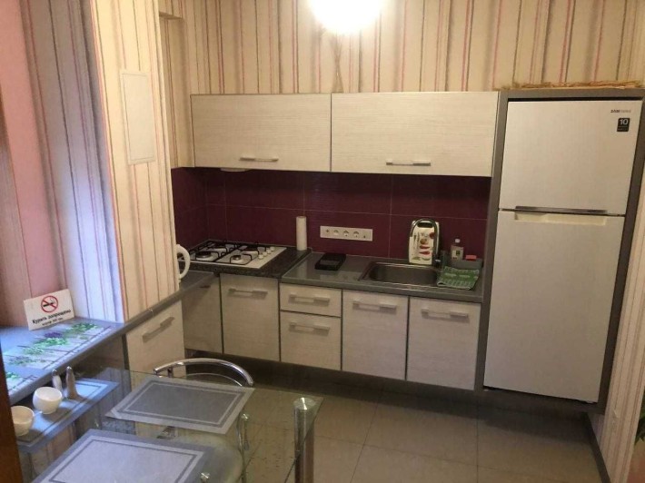 Здам 1 кімнатну квартиру в центрі по вул. Воскресенська - фото 1