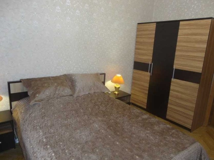 Сдаю 2-х/р. 56кв.м.Мебель,евроремонт.Подгорная 12 - фото 1