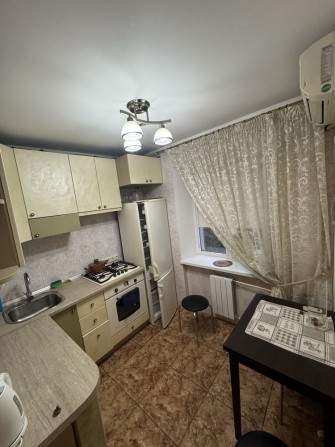 2-х кімнатна. Вул. Дорогожицька 15а. Метро Дорогожичі пішки. - фото 1