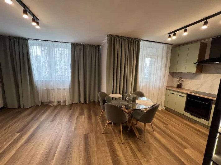 Продаж 1к квартири, ремонт, вул. Урлівська 23Б, метро Осокорки - фото 1