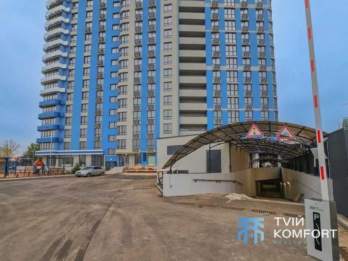 Паркомісце Берег Дніпра - Для тих, Хто цінує Спокій та Сухе Взуття - фото 1