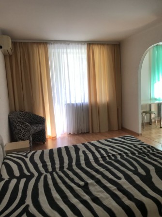 Сдается 1 ком квартира, ул. Жаботинского,30 кв.м.. - фото 1
