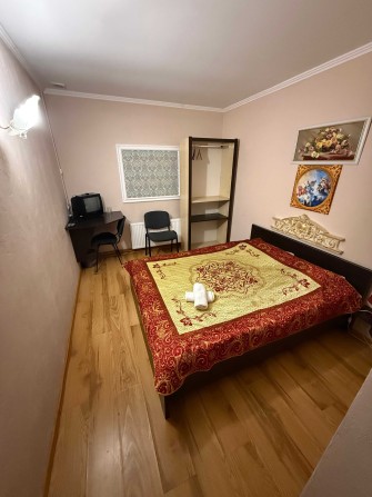 Оренда квартири готельного типу по вул. Зелена. Ближній центр. - фото 1