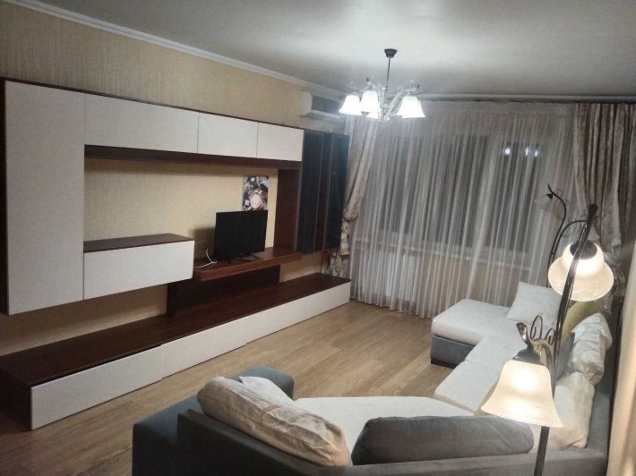 Здам трьох кімнатну на Намиві  квартиру - фото 1