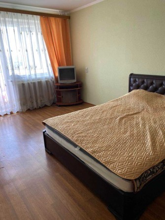 Оренда 2к квартири на Андрія Первозваного - фото 1