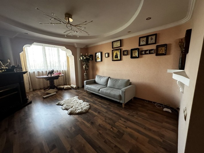 3к р-н фонтана, вул Брацлавська біля прозорого офісу - фото 1