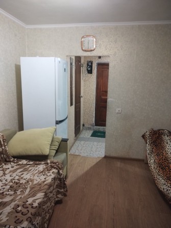 S Сдам в аренду гостинку со своим санузлом и мини кухней - фото 1