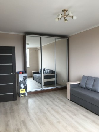 З ліжком і диваном! Квартира в Лісовому кварталі - фото 1