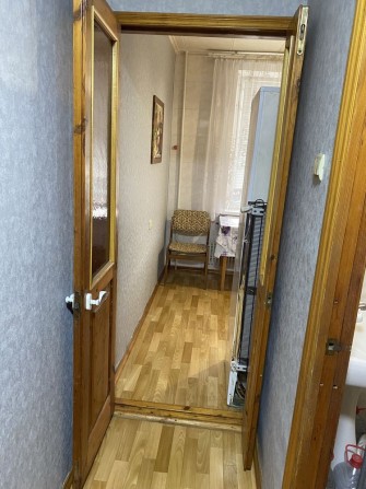 Сдам 3 ком кв, 522 м-н,  1 мин метро Студенческая - фото 1