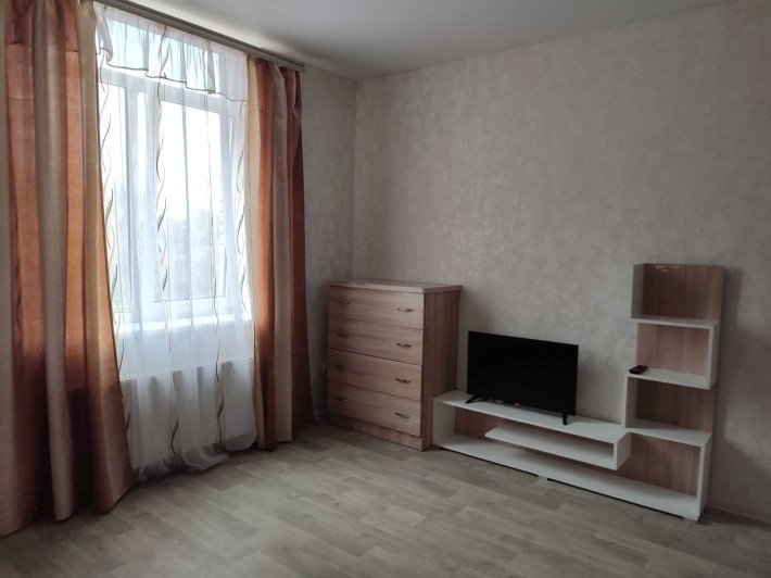 Сдам 1 ком. студию новый дом ЖК.Дмитриевский ул.Жабатинского 6500 гр - фото 1