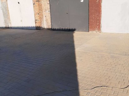 гараж продаж в центральнiй частинi мicта Умань