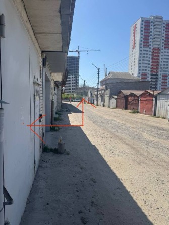 Продам гараж у центрі міста. вулиця Металургів34 - фото 1