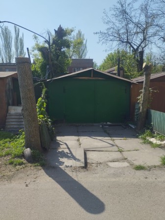 Продам гараж в центре 95- го квартала - фото 1