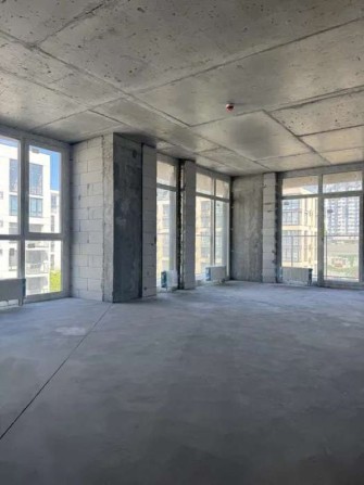 Продаж 3-к квартири вул. Салютна 2 - фото 1